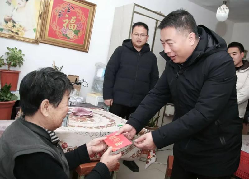 安文哲開(kāi)展春節(jié)前走訪(fǎng)慰問(wèn)活動(dòng)